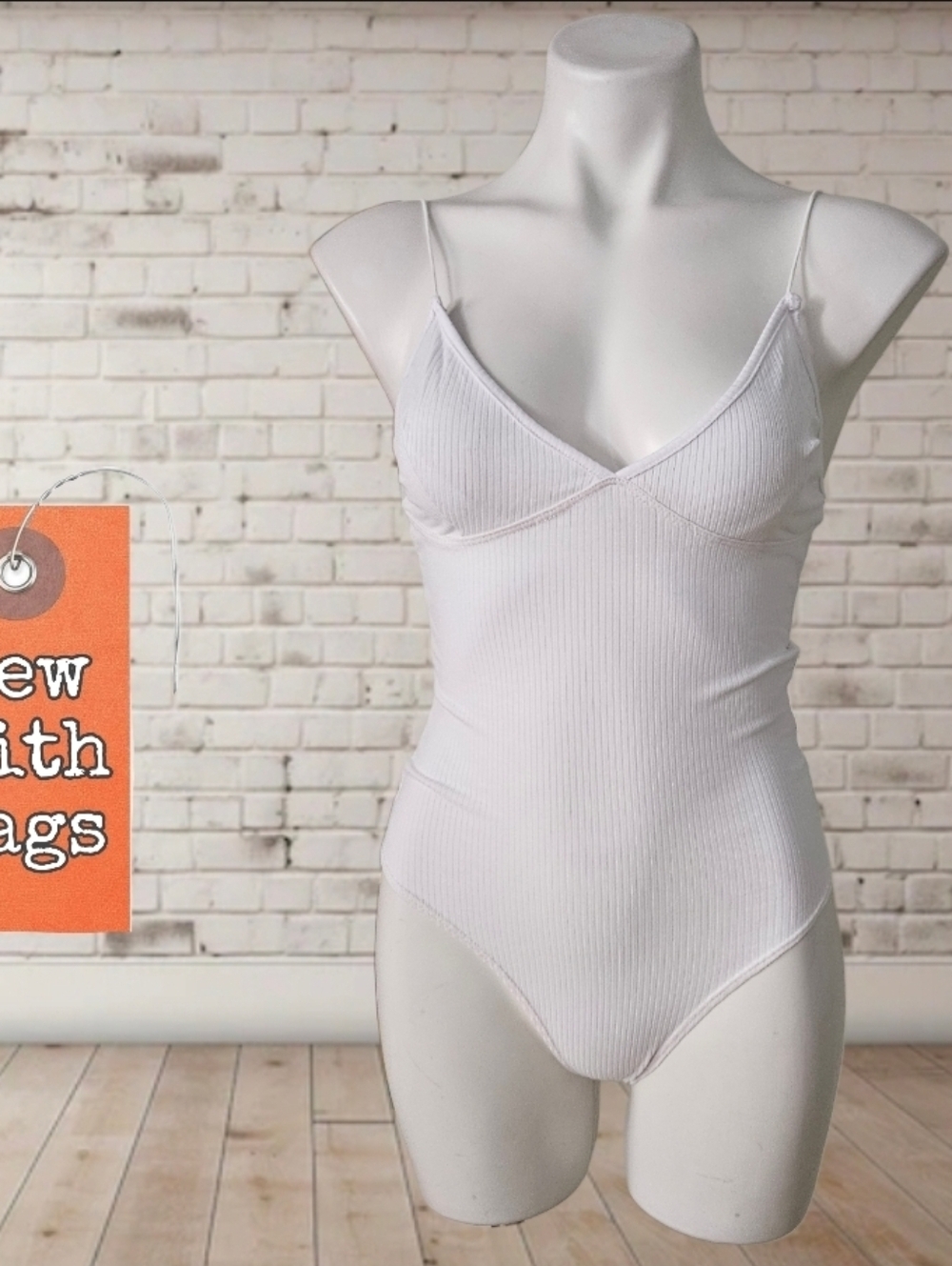 NWT/ Lisakai White Ribbed V-Neck Spaghetti Strap Bodysuit M/L